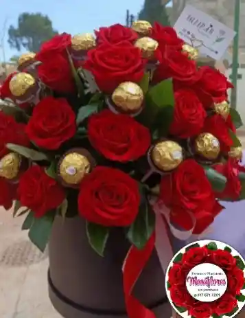 Caja De Rosas Con Chocolates