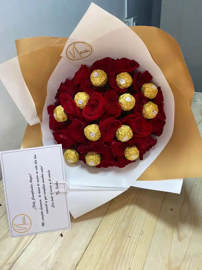 Ramo De 24 Rosas Con 12 Chocolates Ferrero