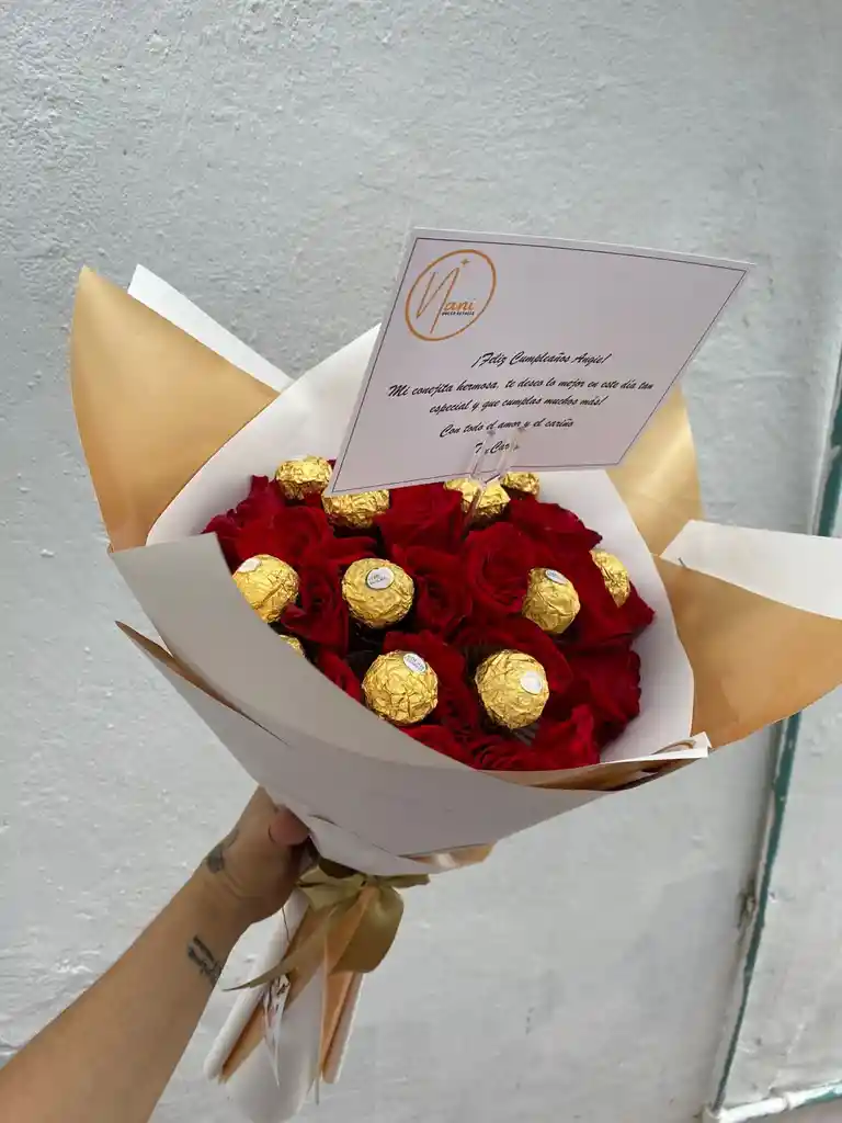 Ramo De 24 Rosas Con 12 Chocolates Ferrero