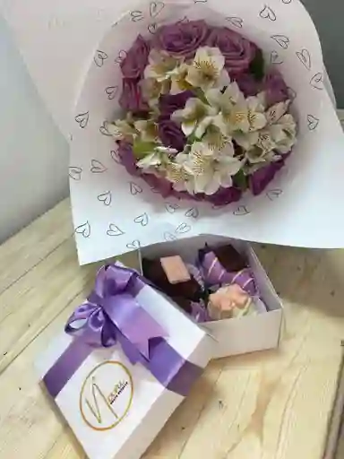 Combo Ramo De Flores Mas Caja De Fesas