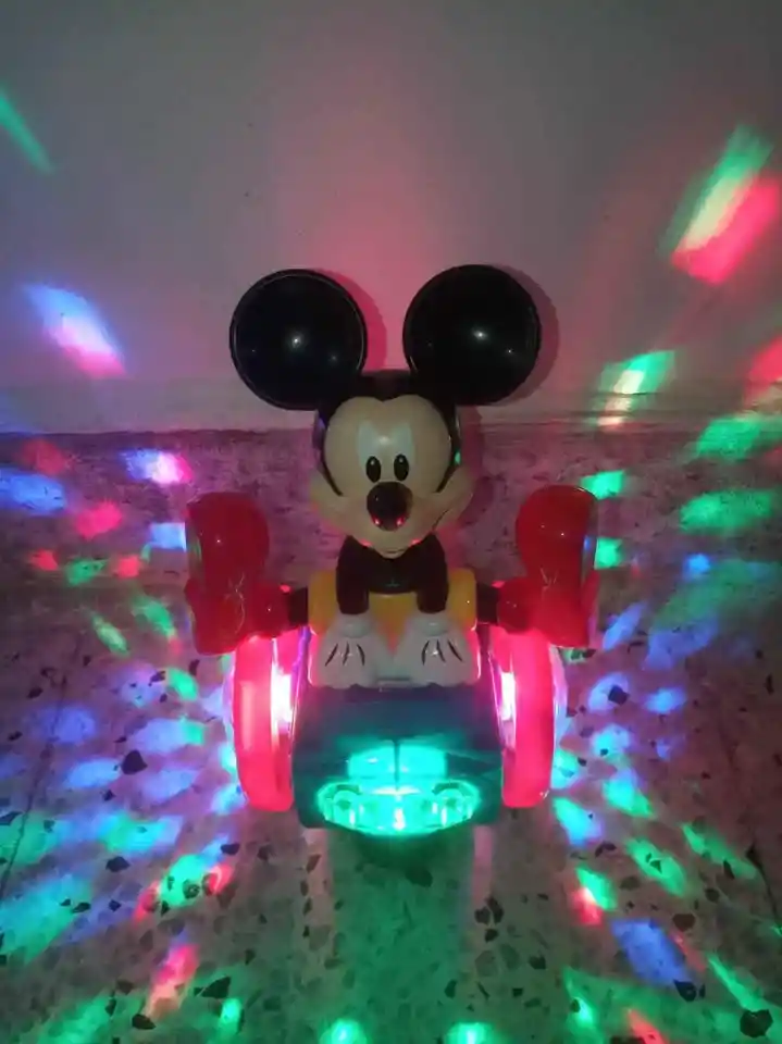 Carro Musical De Mickey Mouse Con Luz Tipo Discoteca Moviemiento 360 Grados