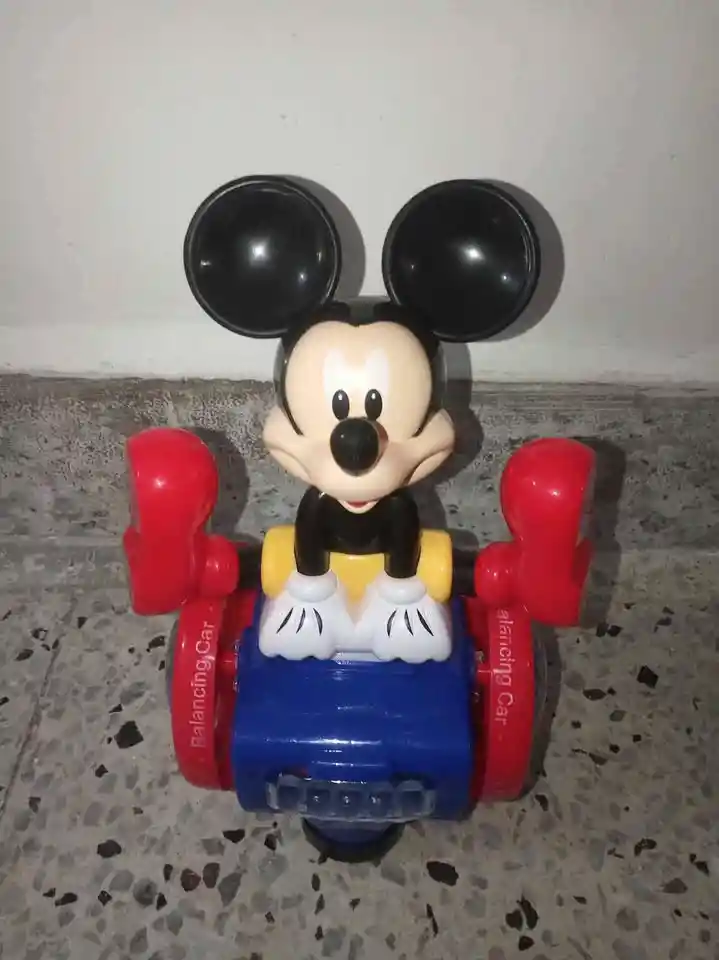 Carro Musical De Mickey Mouse Con Luz Tipo Discoteca Moviemiento 360 Grados
