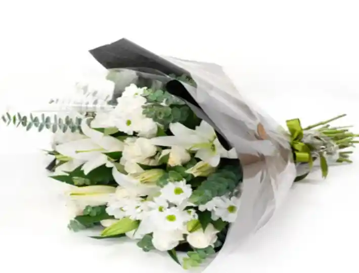 Bouquet Lirios Y Rosas