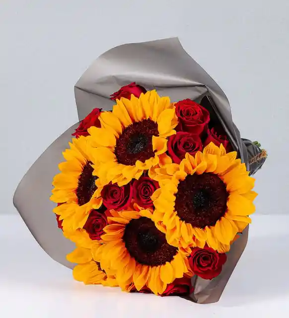 Bouquet Rosas Girasoles