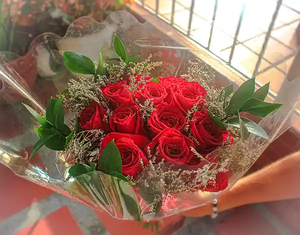 Ramo De 12 Rosas Rojas