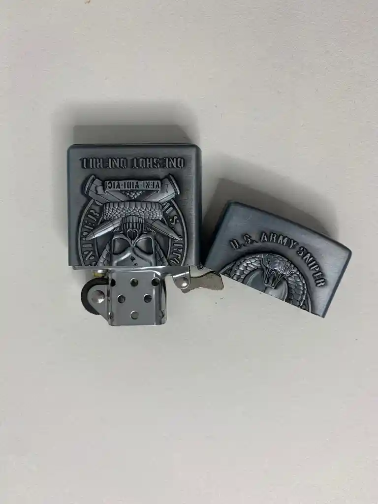Zippo Recargable Dorado