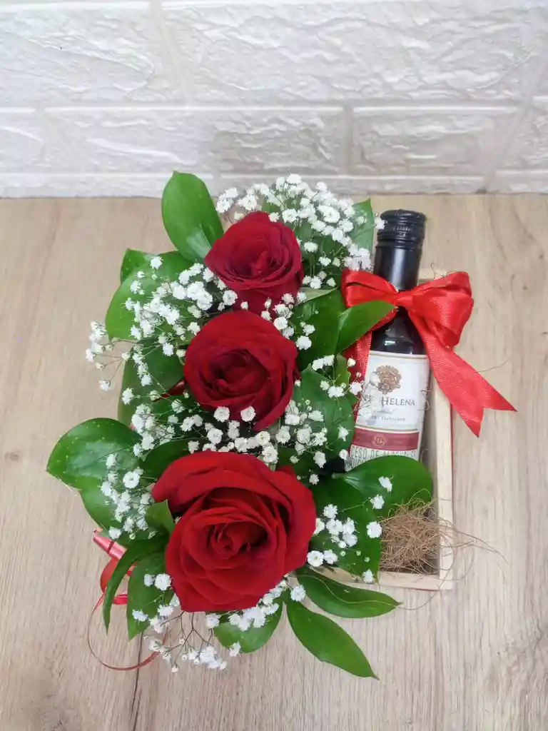 Caja Con Vino Y Rosas Regalo Perfecto