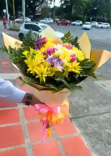 Flores - Bouquet De Margaritas Surtidas