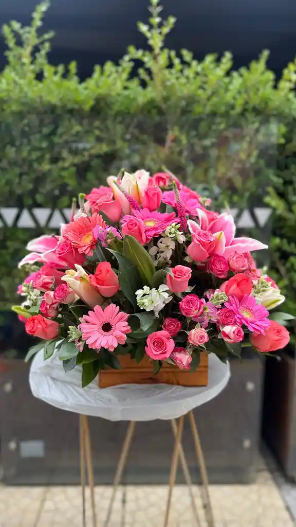 Arreglo Floral Brisa Rosa