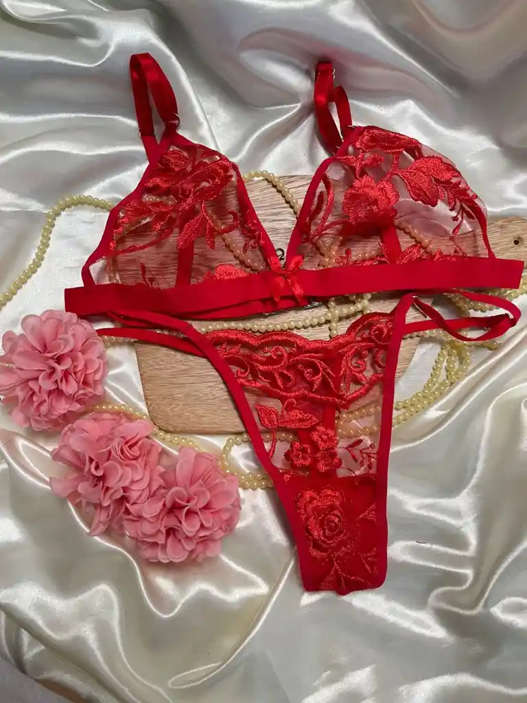 Conjunto Basico Con Bordado