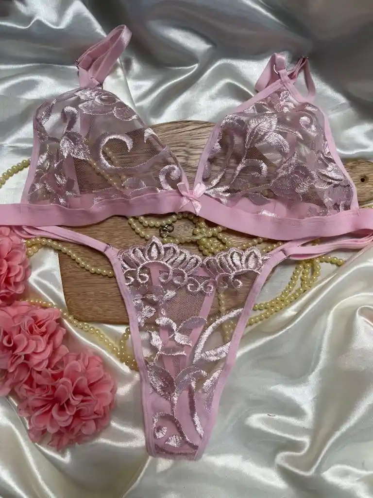 Conjunto Basico Con Bordado