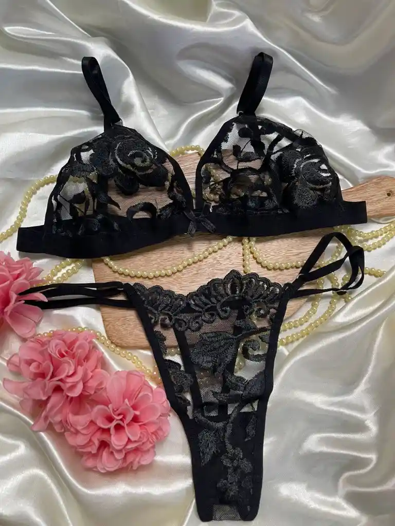 Conjunto Basico Con Bordado