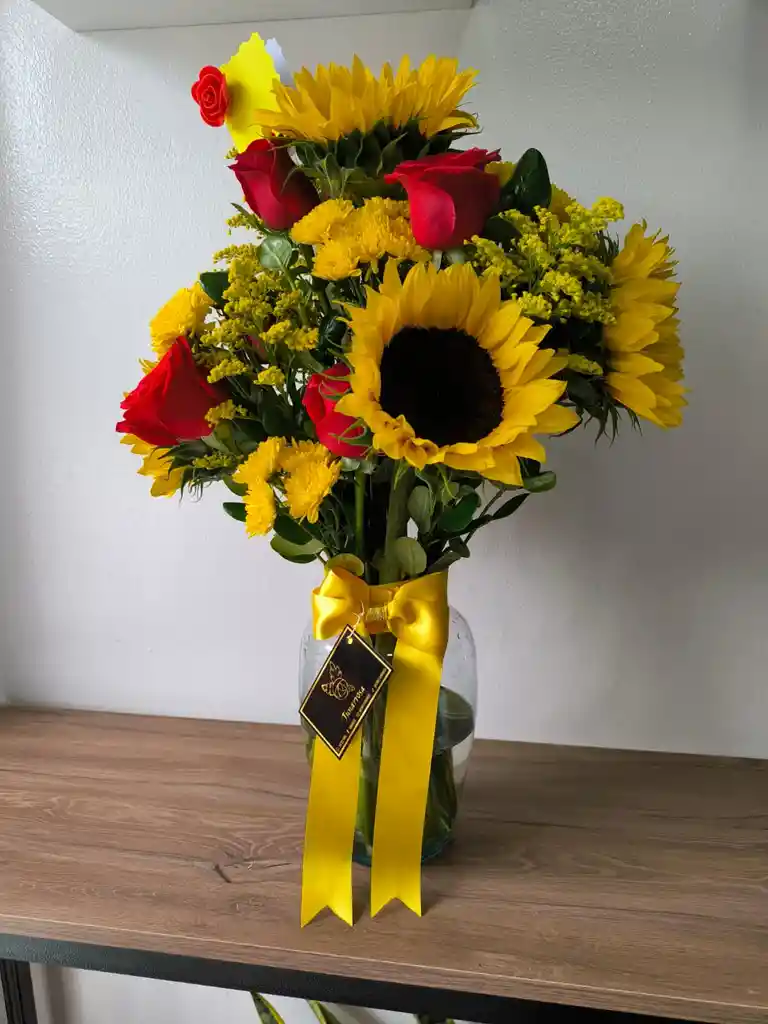 Jarron Rosas Y Girasoles