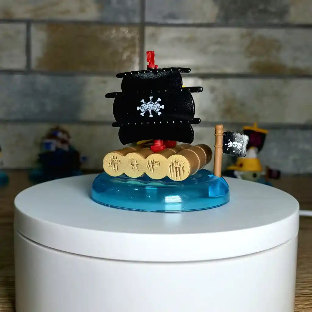 Barco Pirata De Marshall D. Teach En One Piece