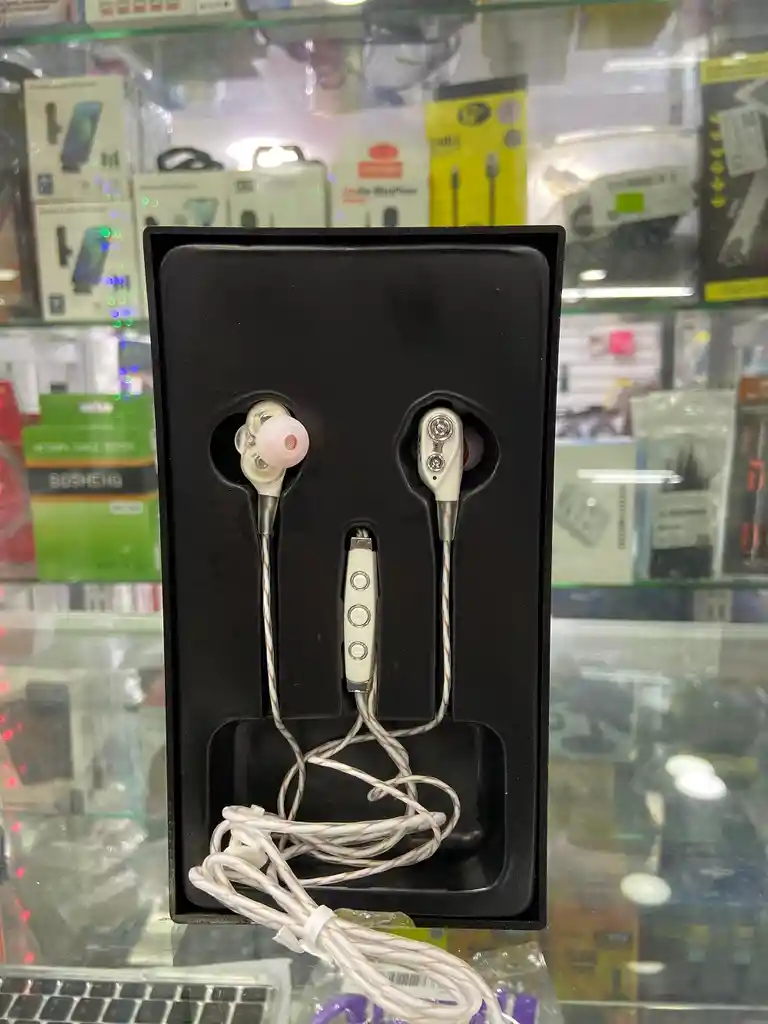 Audifonos Manos Libres Plug 3.5 Silicona Duoble Power Xzs Blanco Control Vol 1.2 Mts