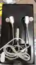 Audifonos Manos Libres Plug 3.5 Silicona Duoble Power Xzs Blanco Control Vol 1.2 Mts