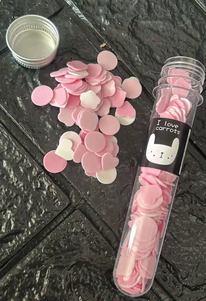 Jabon En Petalos Rosados Cilindro