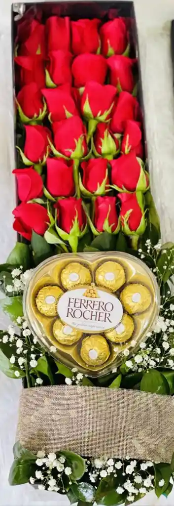 Caja De 24 Rosas Con Chocolate Forrero De Corazon