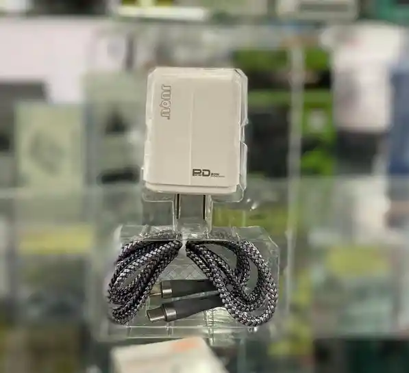 Cargador Puerto Jq 145 Usb 3.0 Y Puerto Dp C A 20w + Cable Tipo C A Tipo C