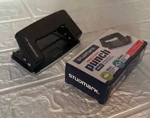 Perforadora Studmark 2 Huecos 4505-a