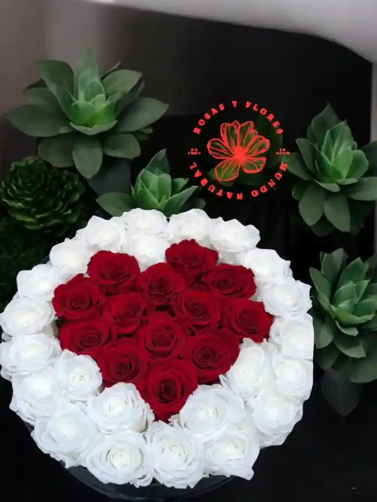 Flores Rosas Arreglo En Forma De Corazón En Caja