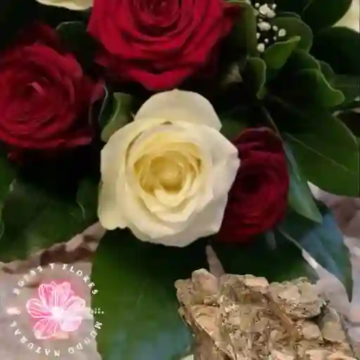 Flores Bouquet De 12 Rosas Rojas Y Blancas