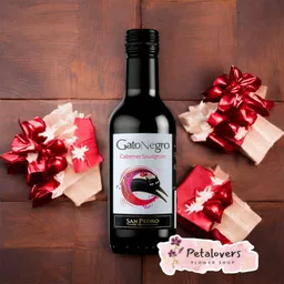 Aperitivo Gato Negro Sencillez Elegante