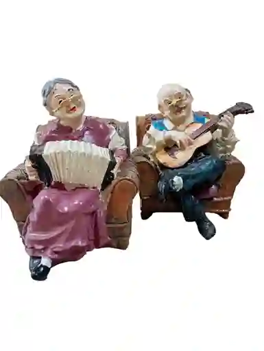 Abuelos Sentados Ceramica