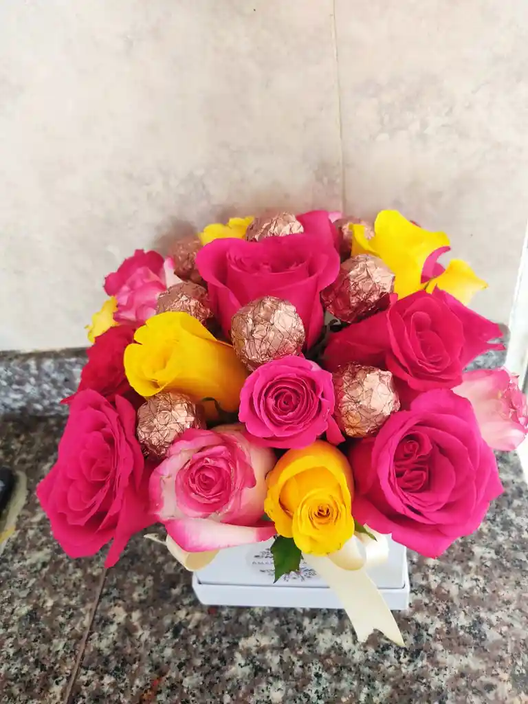 Cubo De Rosas