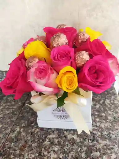 Cubo De Rosas