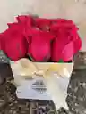 Cubo De Rosas Y 4 Ferreros