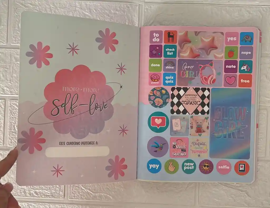 Cuaderno Cocido 50h Linea Niña Expresarte Norma Con Stickers