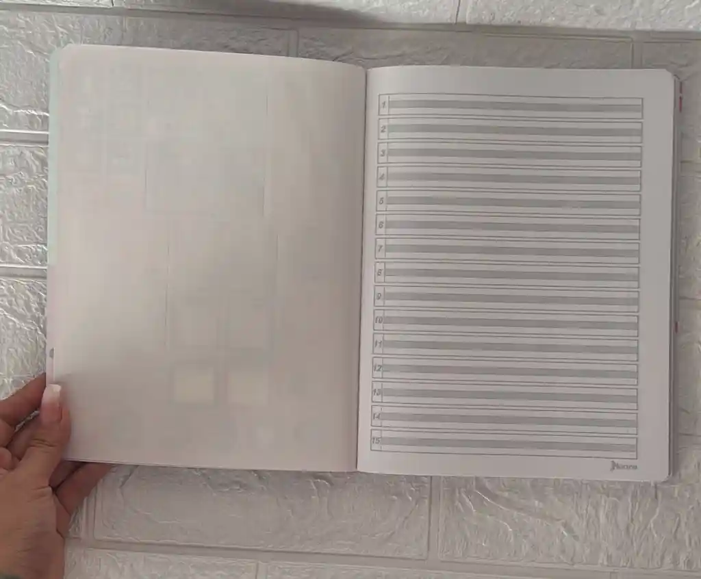 Cuaderno Cocido 100 Hojas Doble Linea Niña Expresarte Norma Con Stickers