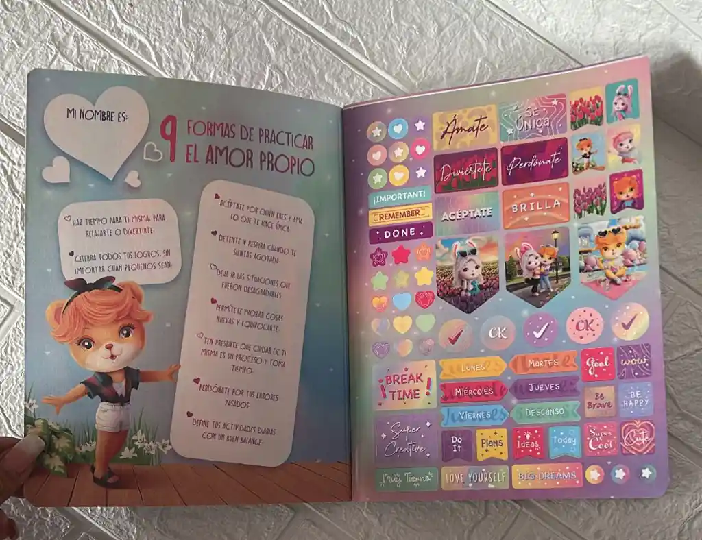 Cuaderno Cocido 50h Linea Niña Peluches Con Aroma Y Stickers