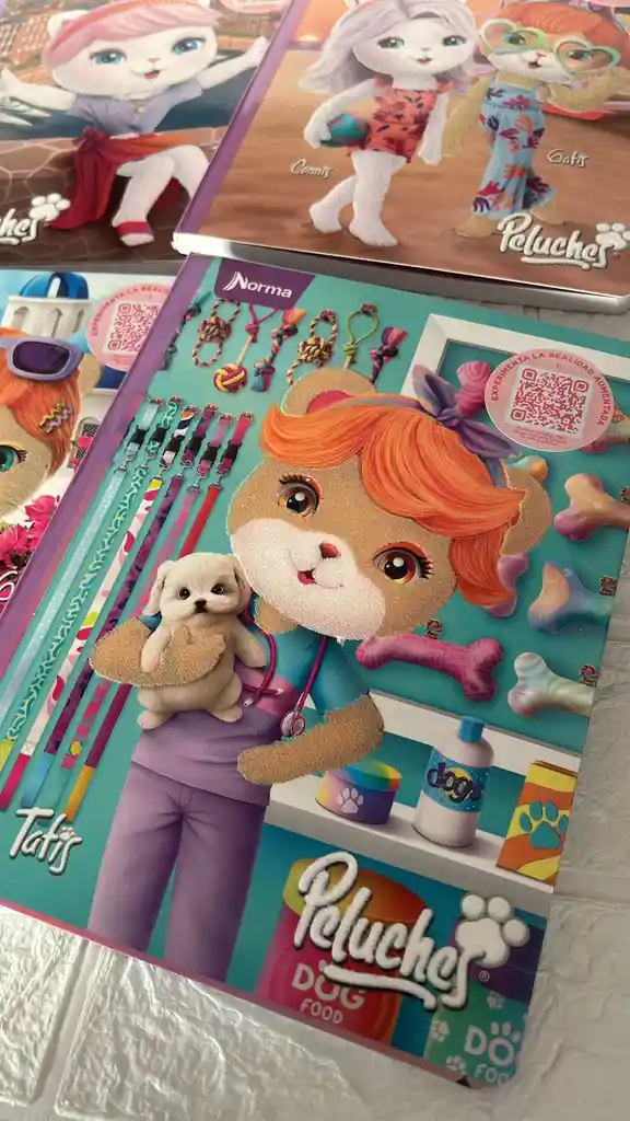 Cuaderno Cocido 100h Linea Niña Peluches Con Stickers Y Aroma
