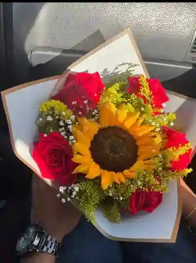 Flores Rosas Y Girasoles - Bouquet Pasión Y Luz