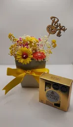 Arreglo Floral Jardín Vivo Con Ferrero