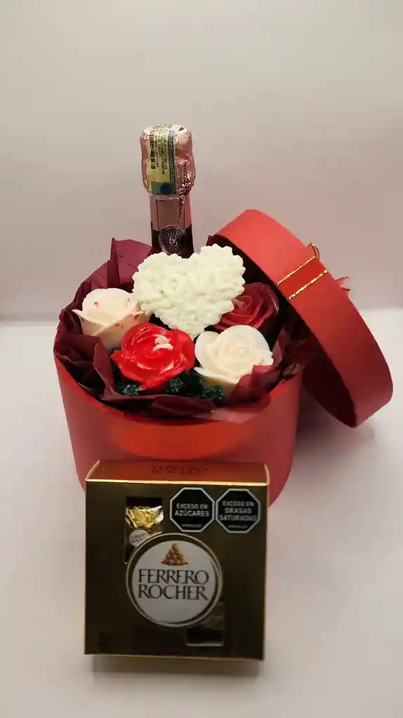 Bouquet "celebración Encantada" Con Vino Espumoso Y Bombones Ferrero Rocher