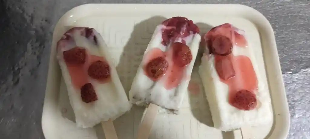 Paleta De Dulce Con Fresa