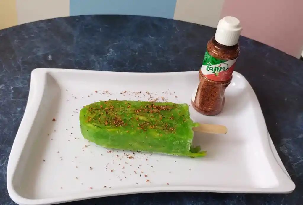 Paleta De Mangobiche Con Sobre De Sal Y Pimienta