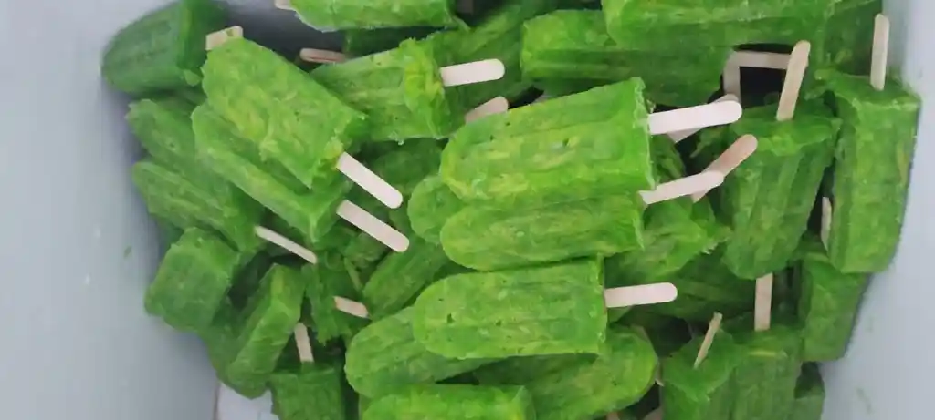 Paleta De Mangobiche Con Sobre De Sal Y Pimienta