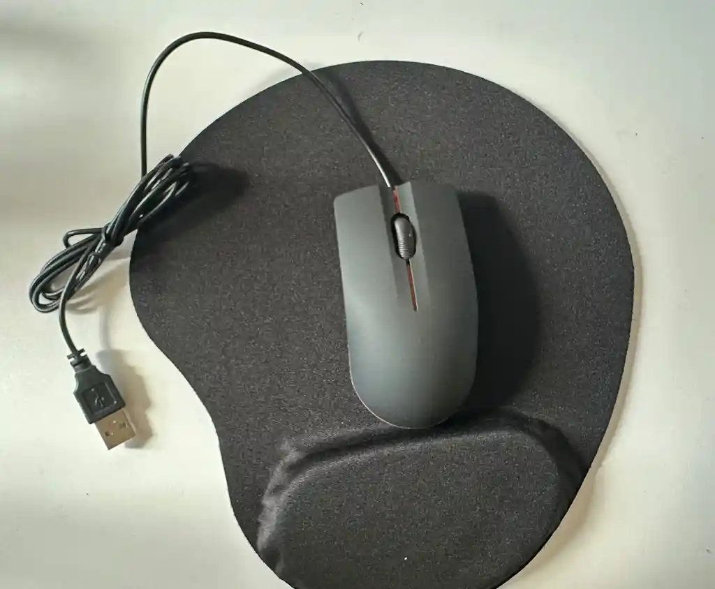 Combo Mouse Y Pad Mouse Con Gel Ergonómico Negro
