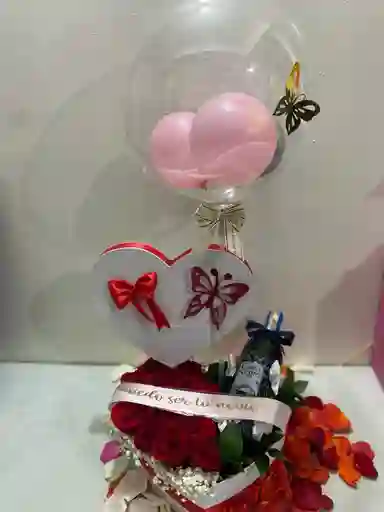 🌹💐 Arreglo Floral En Caja Forma De Corazón Color Negro; Mitad Rosa En Un Tono 🌹💐 + Vino Gato Negro + Globo Burbuja