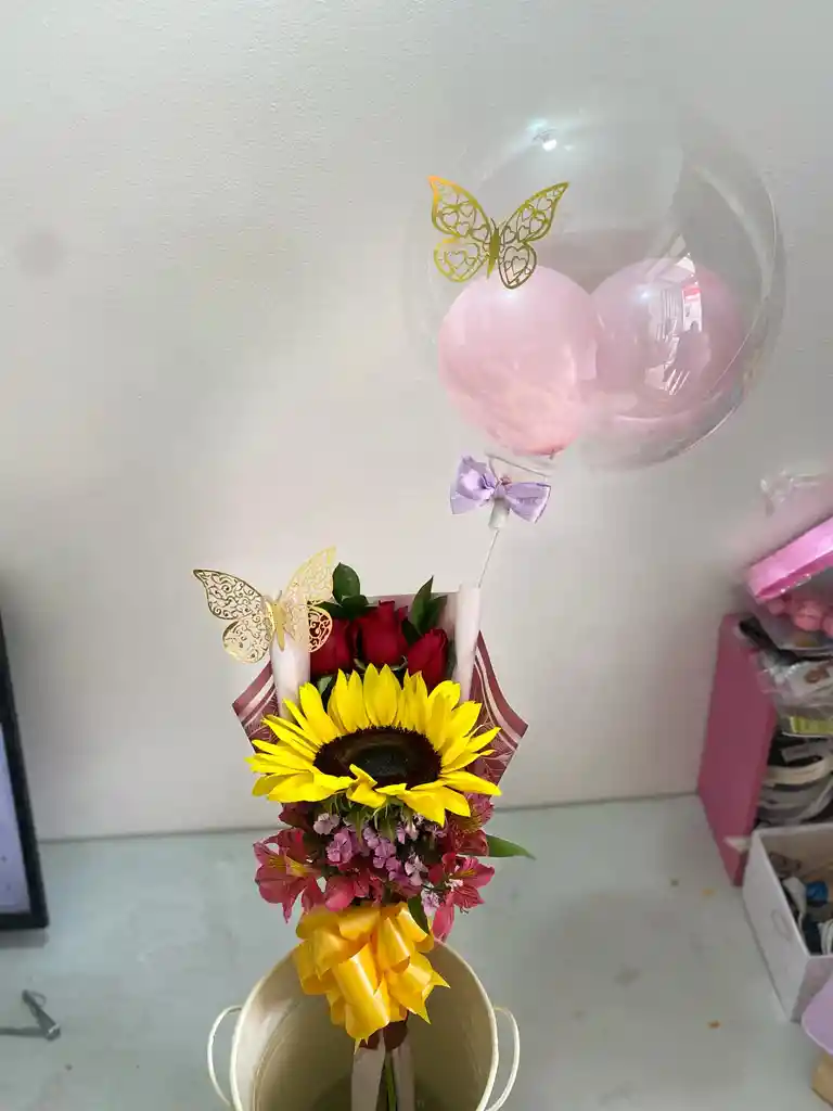 💐 Ramos Ramillete De Flores 1 Girasol + 3 Rosas + Globo Personalizado