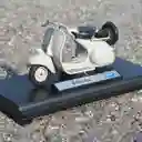 Moto De Colección A Escala Coleccionable Vespa