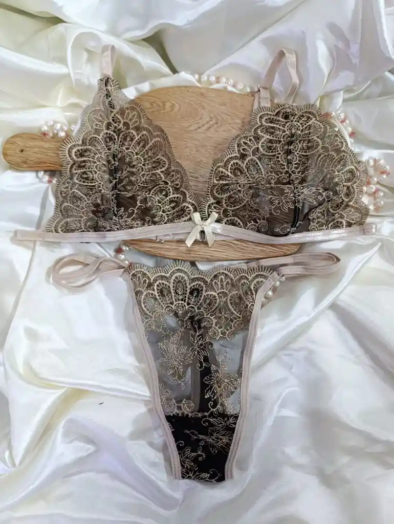 Conjunto Básico Bordado