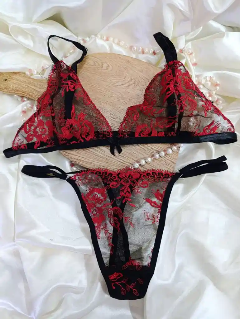 Conjunto Básico Bordado