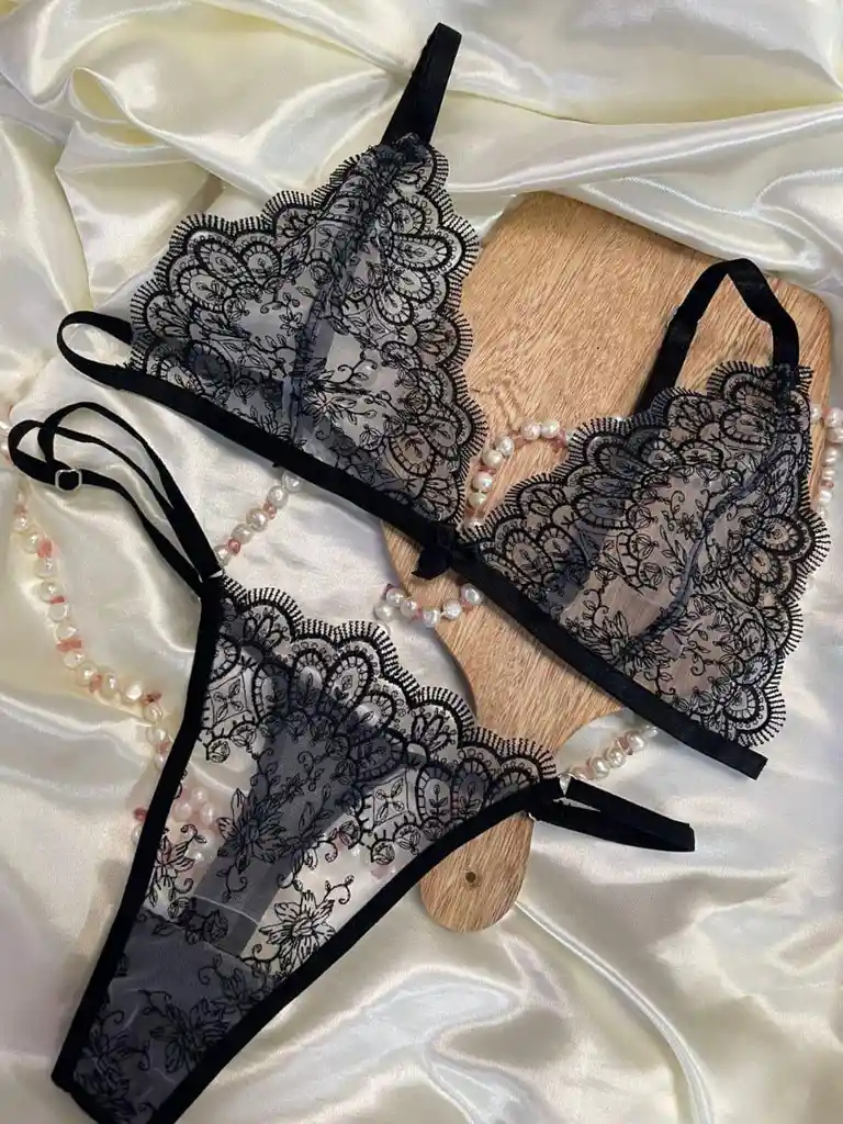 Conjunto Básico Bordado