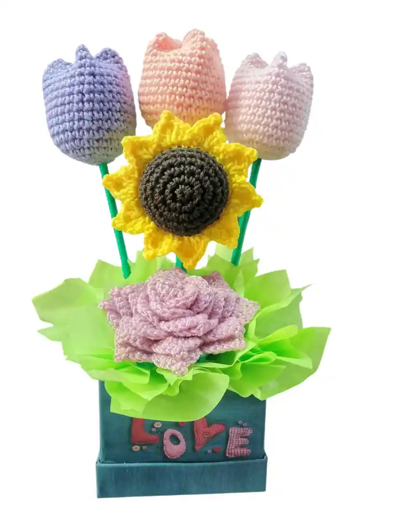 Arreglo De Flores Eternas Detalles Sorpresa Tejidos A Mano Amigurumi