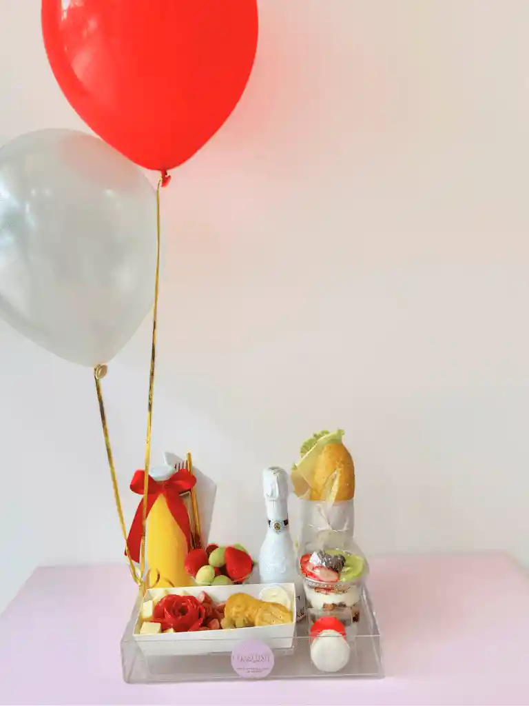 Bandeja En Acrílico Elegante, Ancheta Productos Exclusivos, Decoración Roja.